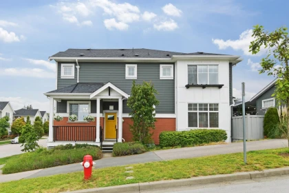 16455 22 Avenue, Surrey, BC, Crescent Bch Ocean Pk. — 4 bed half duplex for sale