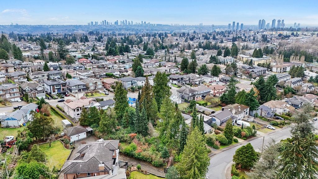 Walk-In Closet Photo of 7258 Ridge Drive, Burnaby, BC
