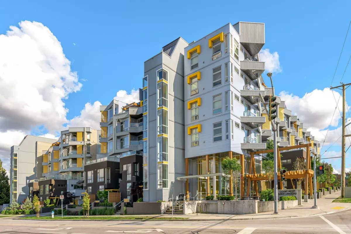 Backyard Photo of 307 32828 Landeau Place, Abbotsford, BC