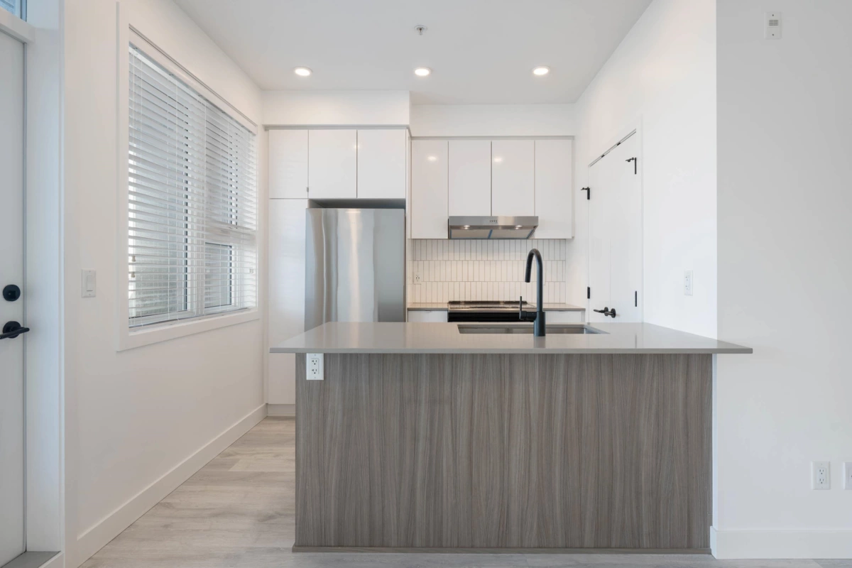 Kitchen Island Photo of 307 32828 Landeau Place, Abbotsford, BC