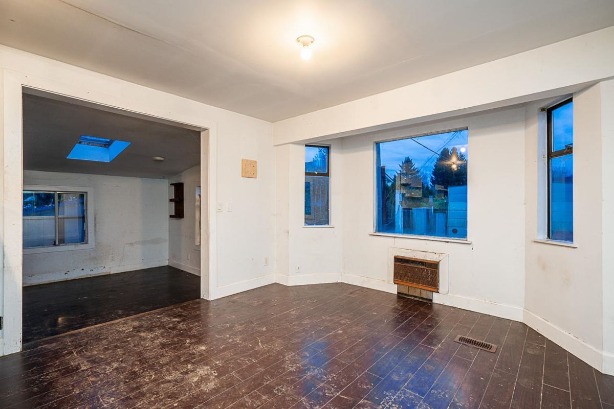 Breakfast Nook Photo of 54 26892 Fraser Highway, Langley, BC