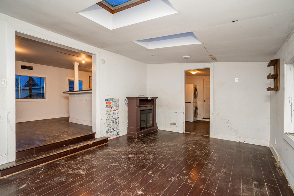 Walk-In Closet Photo of 54 26892 Fraser Highway, Langley, BC