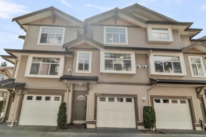 202 9580 Prince Charles Boulevard, Surrey, BC, Surrey — Townhouse for sale