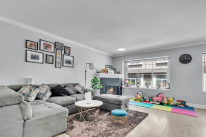 202 9580 Prince Charles Boulevard, Surrey, BC, Surrey — Townhouse for sale
