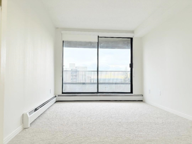 1006 4194 Maywood Street, Burnaby, BC, Burnaby — Apartment/Condo for sale