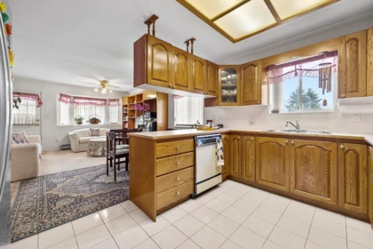 Primary Bathroom Photo of 7168 Sussex Avenue, Burnaby, BC