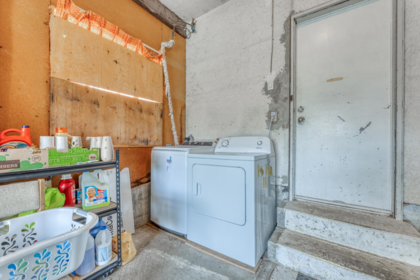Primary Bathroom Photo of 3302 E 5th Avenue, Vancouver, BC