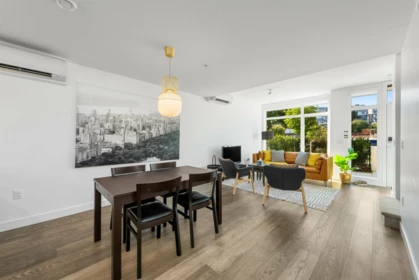 561 W 29th Avenue, Vancouver, BC, Vancouver — Townhouse for sale