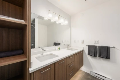Guest Bathroom Photo of 561 W 29th Avenue, Vancouver, BC