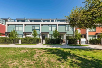 Swimming Pool Photo of 561 W 29th Avenue, Vancouver, BC