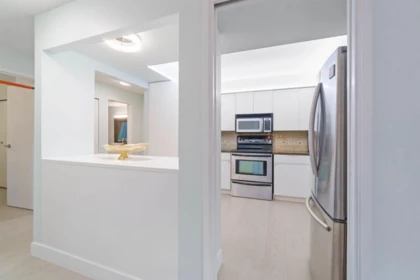 Breakfast Nook Photo of 206 1340 Duchess Avenue, West Vancouver, BC