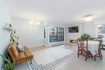 206 1340 Duchess Avenue, West Vancouver, BC
