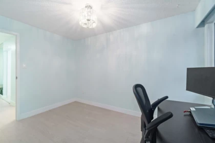 Office / Den Photo of 206 1340 Duchess Avenue, West Vancouver, BC