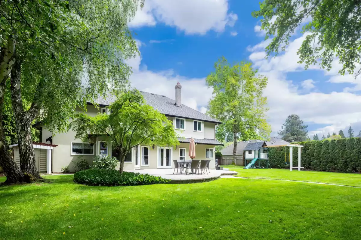 Basement Recreation Room Photo of 2065 132a Street, Surrey, BC