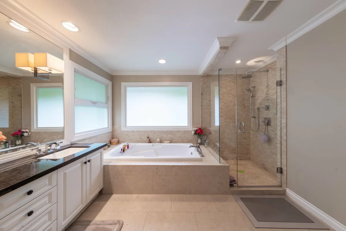 Entry Foyer Photo of 2065 132a Street, Surrey, BC