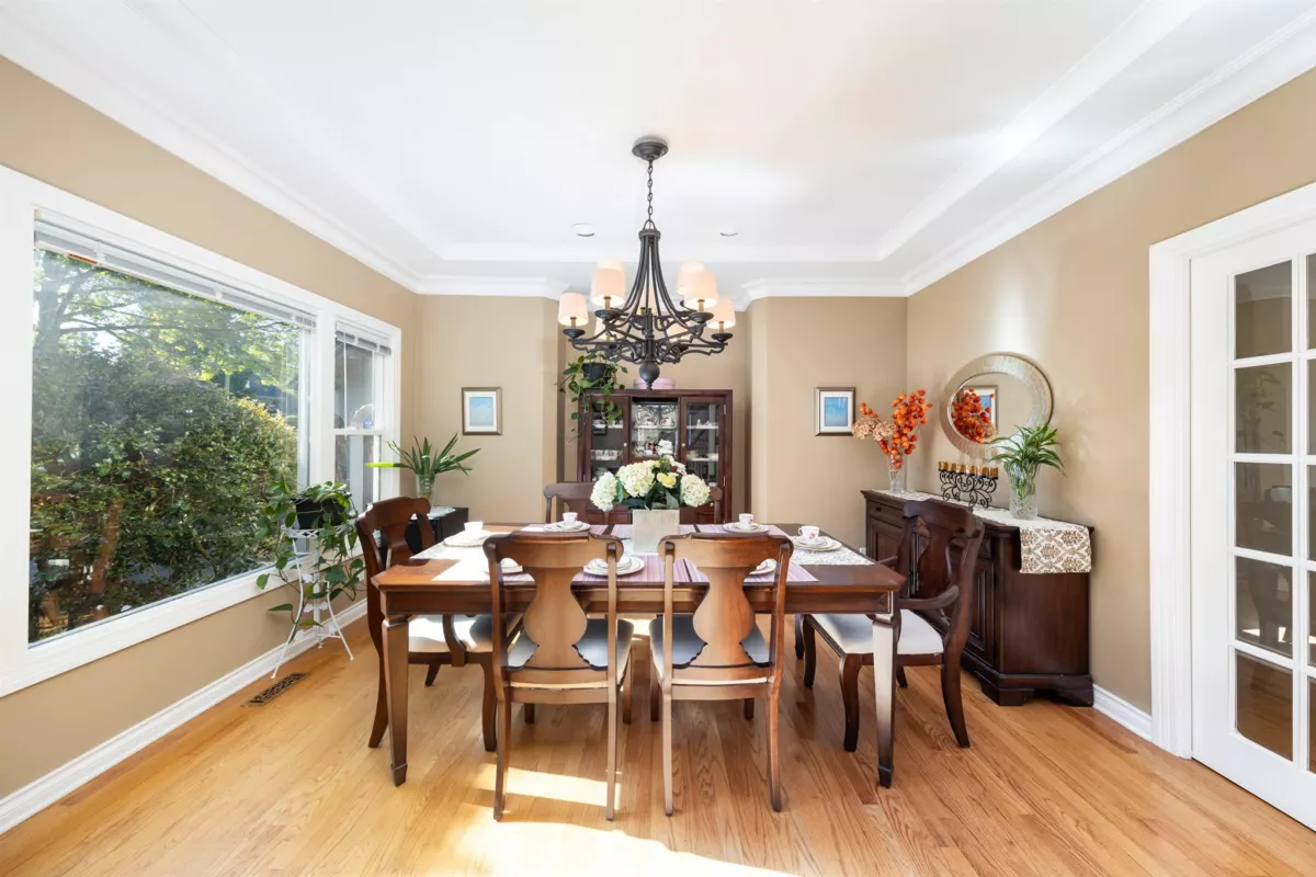 Kitchen Island Photo of 2065 132a Street, Surrey, BC