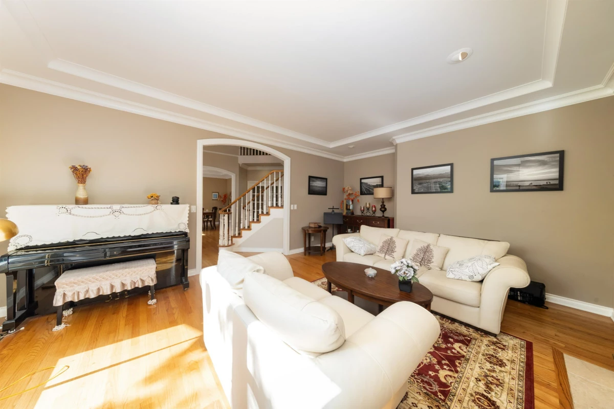 Kitchen Photo of 2065 132a Street, Surrey, BC