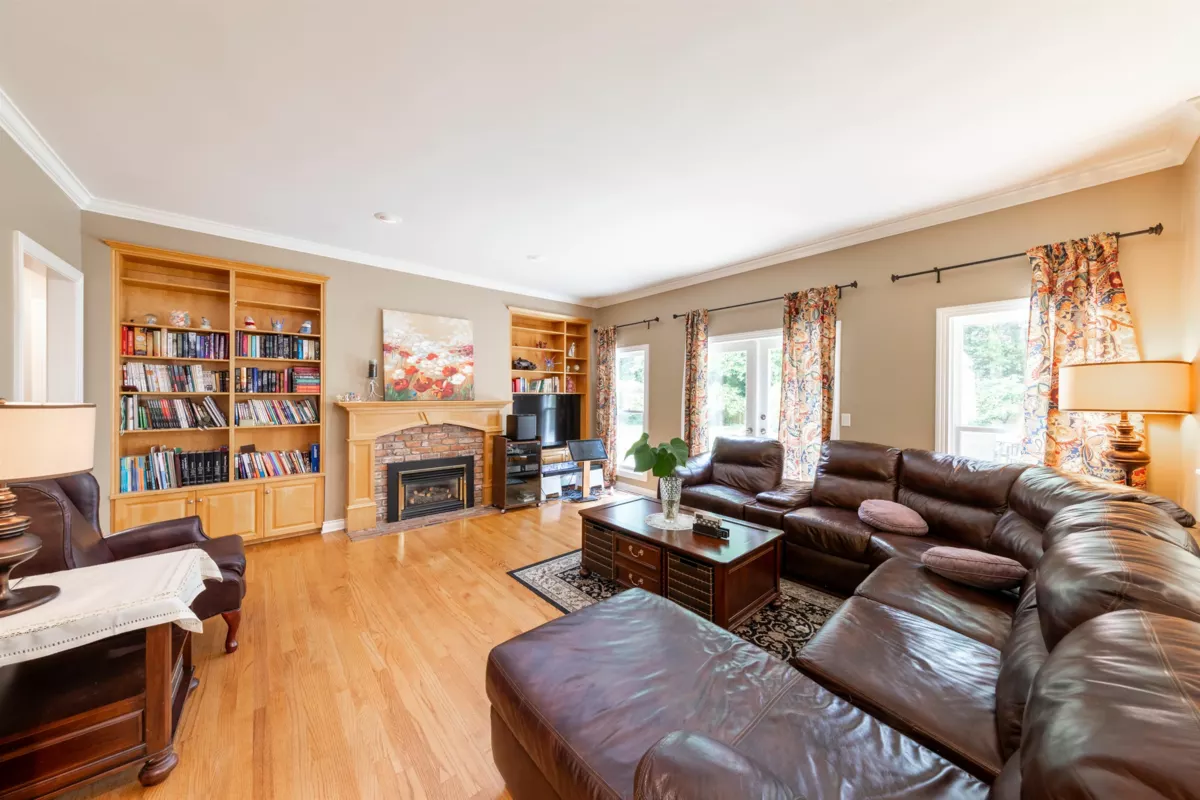 Primary Bathroom Photo of 2065 132a Street, Surrey, BC