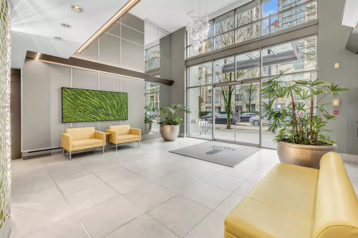 Guest Bathroom Photo of 505 928 Richards Street, Vancouver, BC