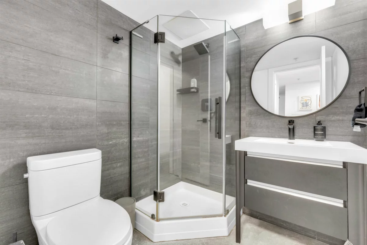 Primary Bathroom Photo of 505 928 Richards Street, Vancouver, BC