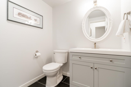 Entry Foyer Photo of 312 15300 17 Avenue, Surrey, BC