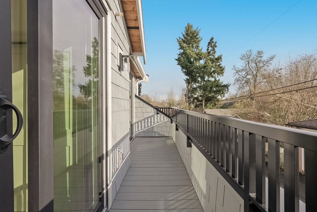 Laundry Room Photo of 2544 Grant Street, Vancouver, BC