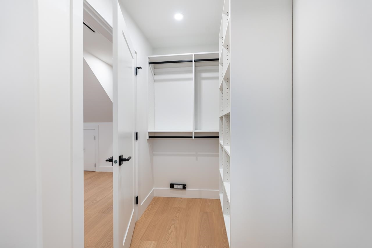 Breakfast Nook Photo of 487 E 31 Avenue, Vancouver, BC