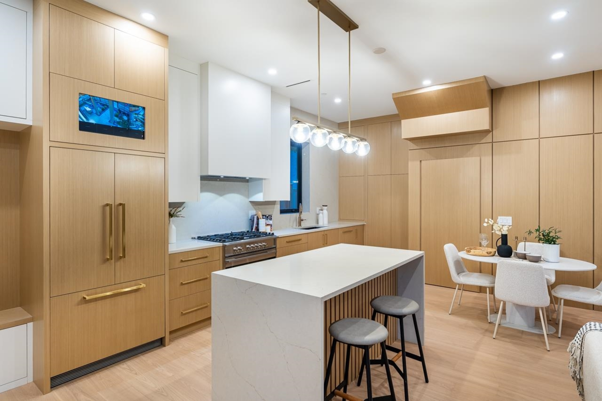 Family Room Photo of 487 E 31 Avenue, Vancouver, BC