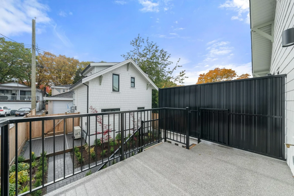 Basement Recreation Room Photo of 2530 Mcgill Street, Vancouver, BC