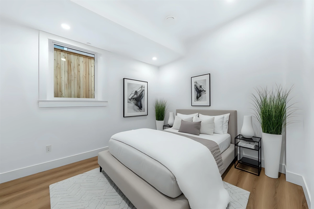 Walk-In Closet Photo of 2530 Mcgill Street, Vancouver, BC