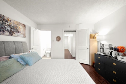 Primary Bedroom Photo of 1306 9521 Cardston Court, Burnaby, BC