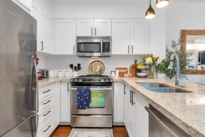 310 1111 E 27th Street, North Vancouver, BC