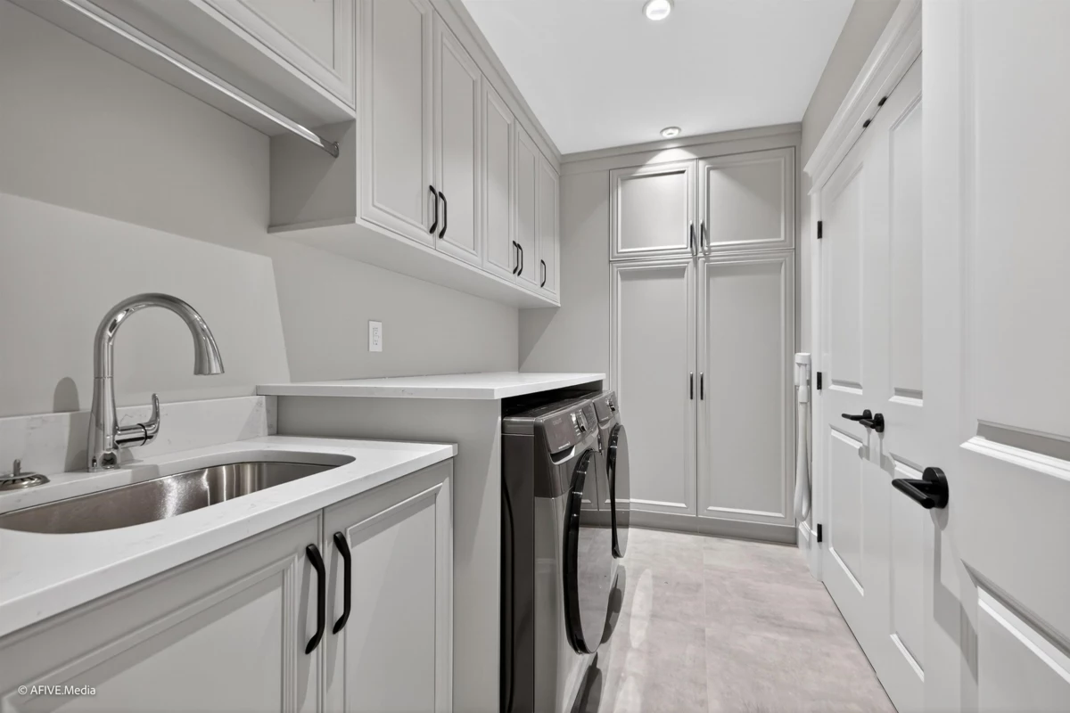 Hot Tub / Spa Photo of 3349 W 37th Avenue, Vancouver, BC