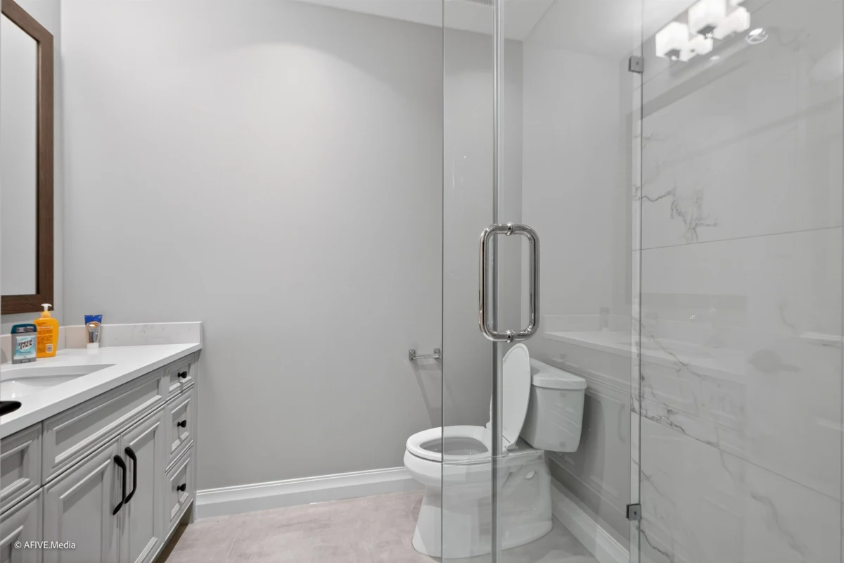 Swimming Pool Photo of 3349 W 37th Avenue, Vancouver, BC