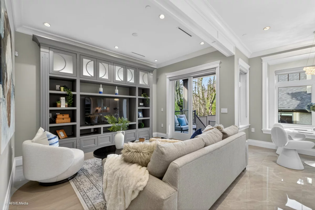 Walk-In Closet Photo of 3349 W 37th Avenue, Vancouver, BC