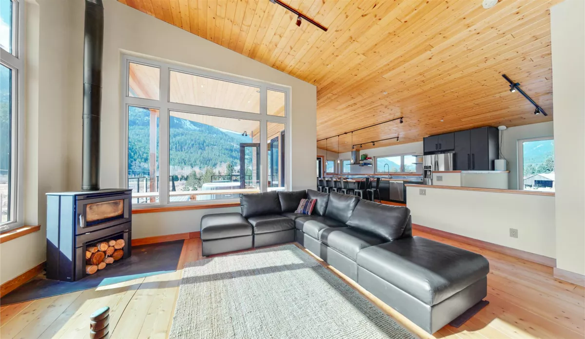 Bedroom 2 Photo of 1380 Collins Road, Pemberton, BC