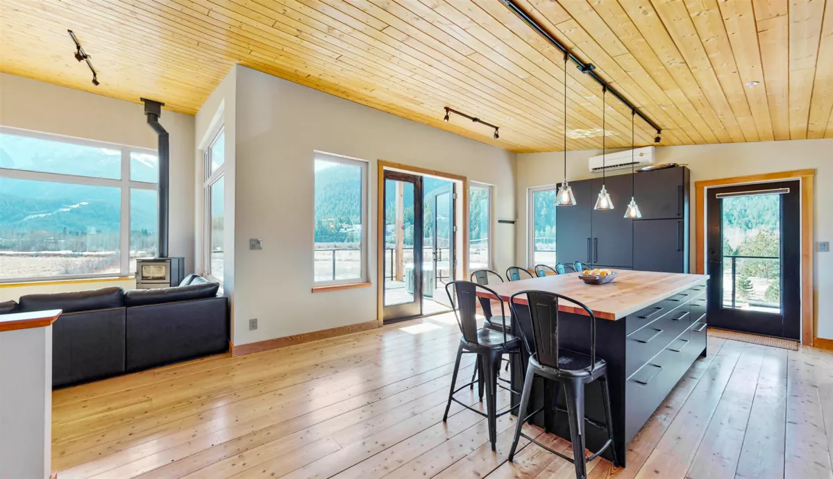 Bedroom 4 Photo of 1380 Collins Road, Pemberton, BC