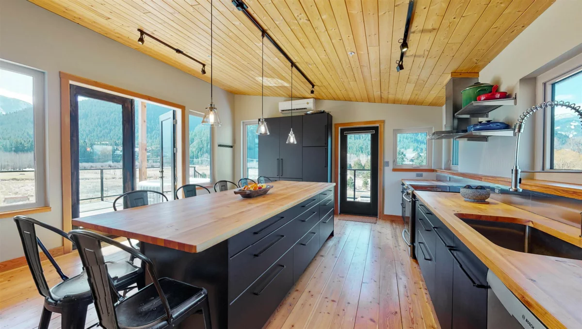 Guest Bathroom Photo of 1380 Collins Road, Pemberton, BC