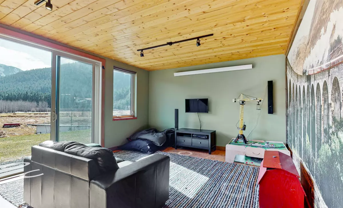 Loft / Bonus Room Photo of 1380 Collins Road, Pemberton, BC