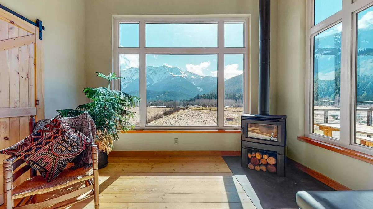 Walk-In Closet Photo of 1380 Collins Road, Pemberton, BC