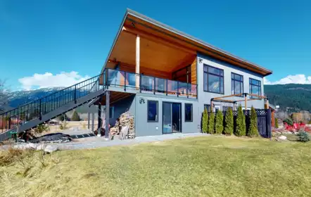 1380 Collins Road, Pemberton, BC, Pemberton — Single Family Residence for sale