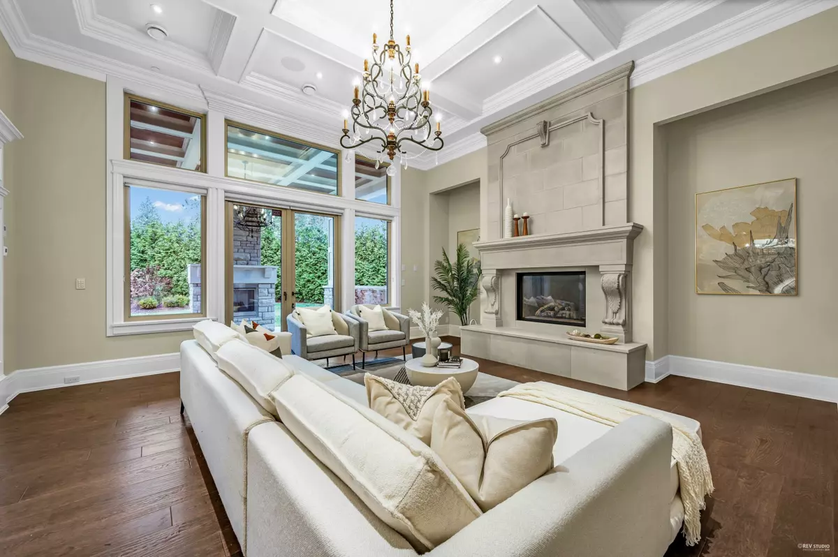 Walk-In Closet Photo of 12055 265a Street, Maple Ridge, BC