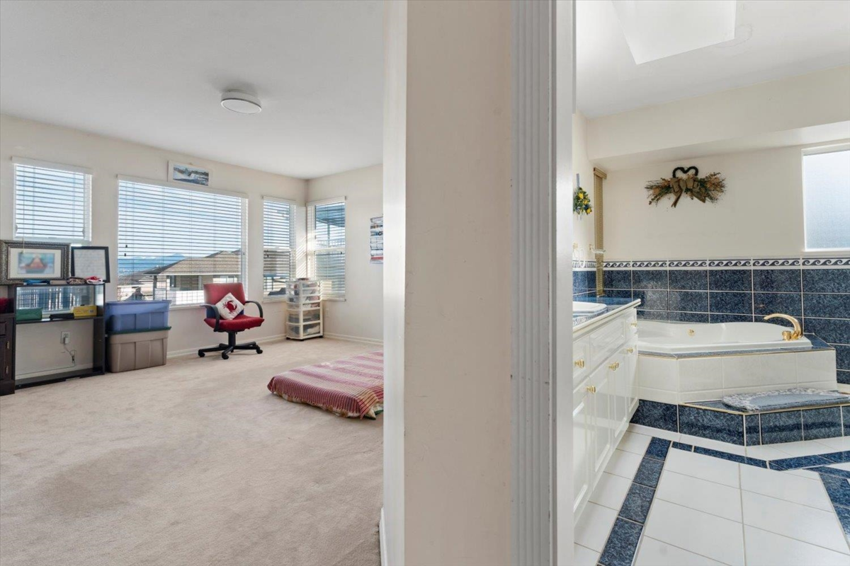 Basement Recreation Room Photo of 31301 Ridgeview Drive, Abbotsford, BC