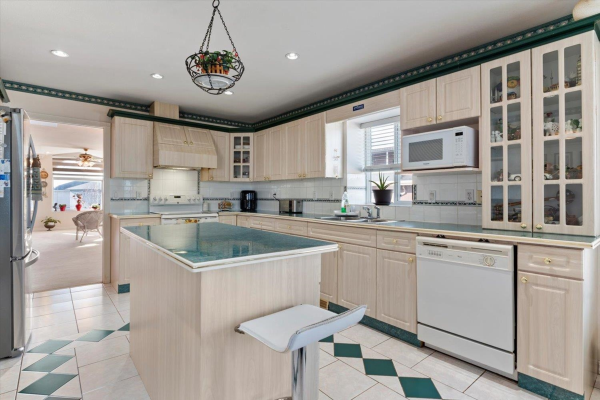 Bedroom 2 Photo of 31301 Ridgeview Drive, Abbotsford, BC