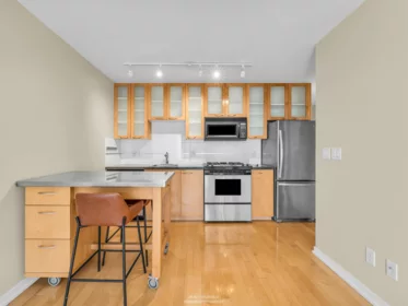 2208 969 Richards Street, Vancouver, BC, Vancouver — Apartment/Condo for sale