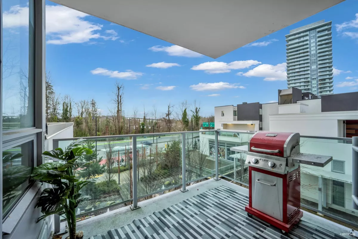 Walk-In Closet Photo of 203 1632 Lions Gate Lane, North Vancouver, BC