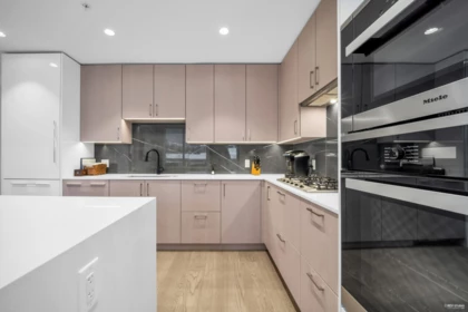 203 1632 Lions Gate Lane, North Vancouver, BC