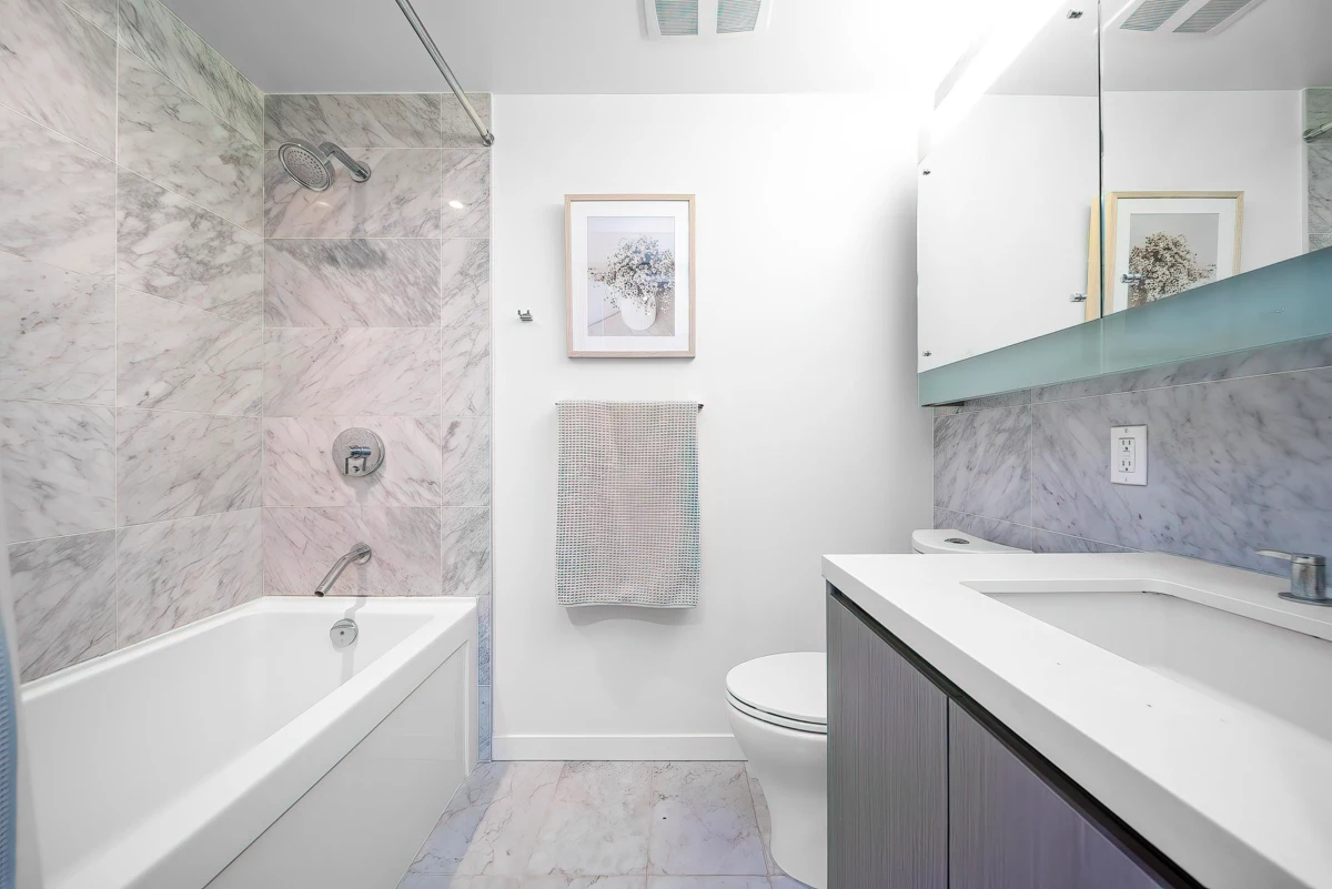 Hallway Photo of 1507 68 Smithe Street, Vancouver, BC