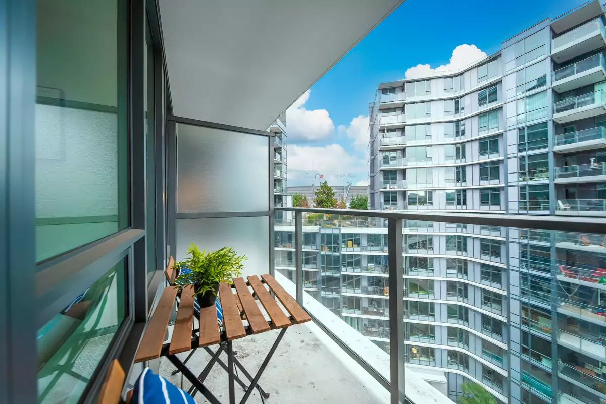 Swimming Pool Photo of 1507 68 Smithe Street, Vancouver, BC