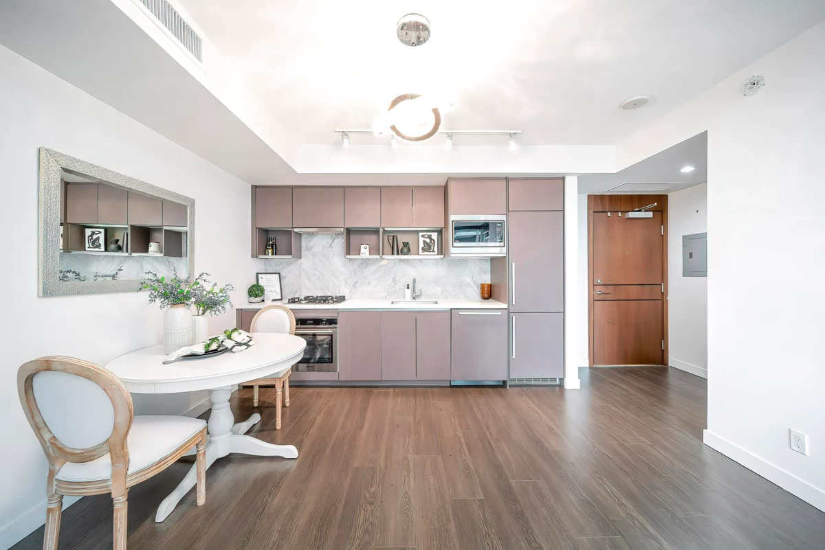 Walk-In Closet Photo of 1507 68 Smithe Street, Vancouver, BC